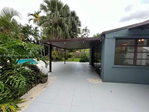 14825 Garden Drive Miami FL 33168