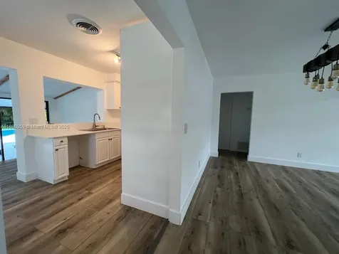 14825 Garden Drive Miami FL 33168