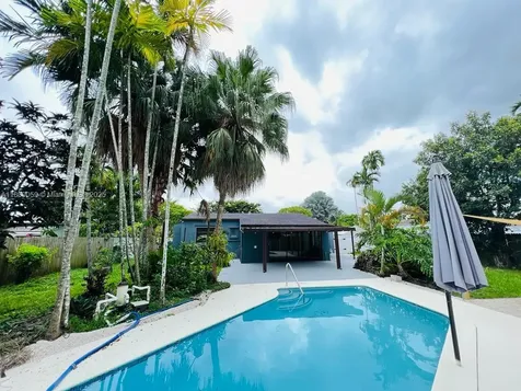 14825 Garden Drive Miami FL 33168