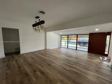 14825 Garden Drive Miami FL 33168