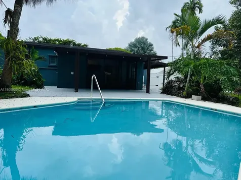 14825 Garden Drive Miami FL 33168