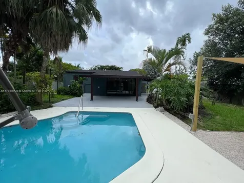 14825 Garden Drive Miami FL 33168