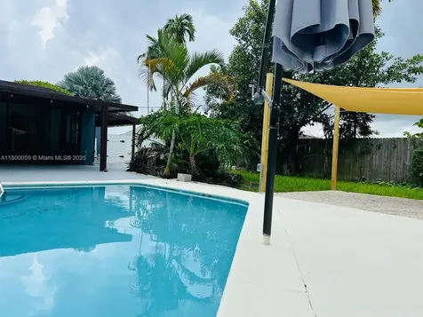 14825 Garden Drive Miami FL 33168