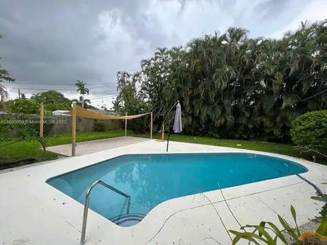 14825 Garden Drive Miami FL 33168