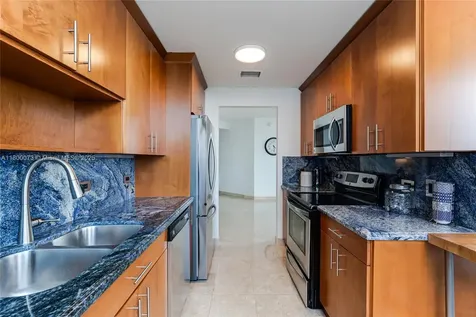 801 Brickell Key Boulevard Miami FL 33131