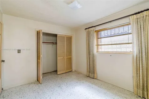 6723 SW 13th Terrace Miami FL 33144