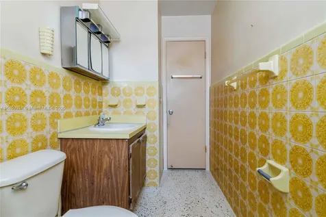 6723 SW 13th Terrace Miami FL 33144