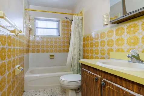 6723 SW 13th Terrace Miami FL 33144