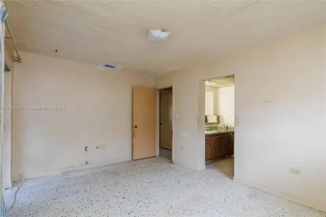 6723 SW 13th Terrace Miami FL 33144