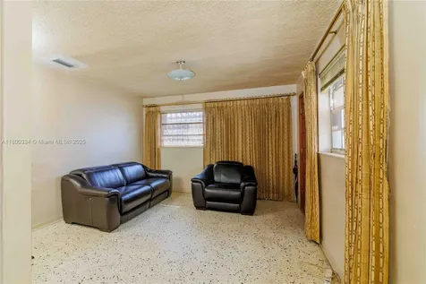 6723 SW 13th Terrace Miami FL 33144