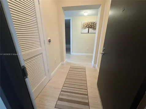 2641 N Flamingo Road Sunrise FL 33323