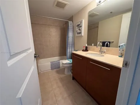 2641 N Flamingo Road Sunrise FL 33323