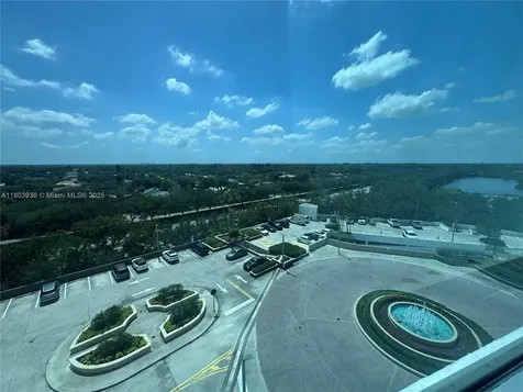 2641 N Flamingo Road Sunrise FL 33323