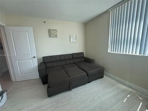 2641 N Flamingo Road Sunrise FL 33323