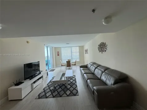 2641 N Flamingo Road Sunrise FL 33323