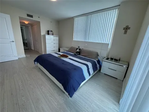 2641 N Flamingo Road Sunrise FL 33323