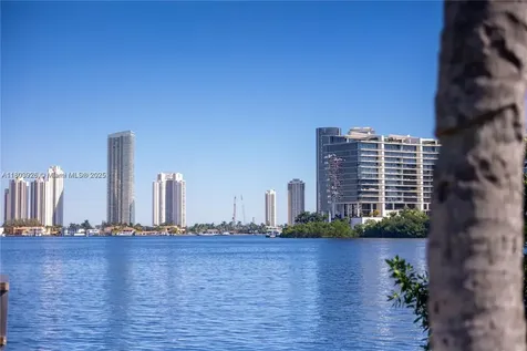 3255 NE 184th Aventura FL 33160