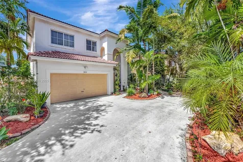 9053 SW 214th Street Cutler Bay FL 33189