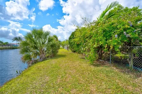 1913 SW 129th Court Miami FL 33175