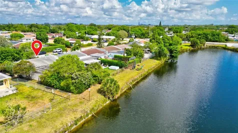 1913 SW 129th Court Miami FL 33175