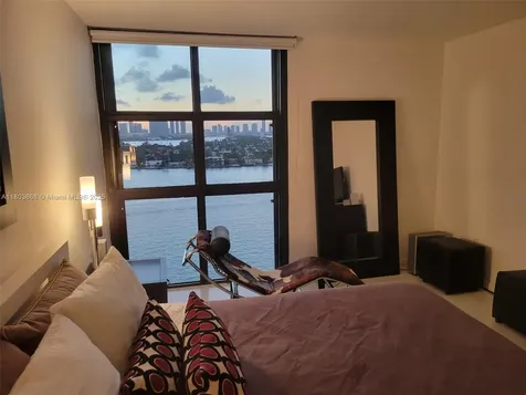 9 Island Avenue Miami Beach FL 33139