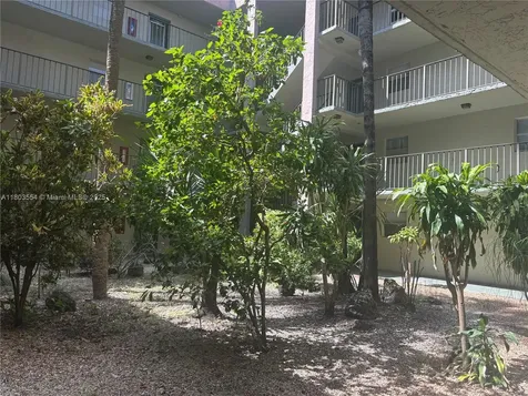 1820 N 81st Avenue North Lauderdale FL 33068