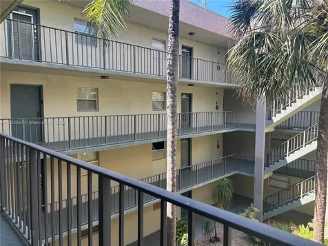 1820 N 81st Avenue North Lauderdale FL 33068