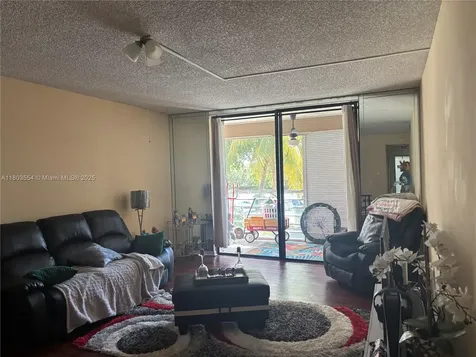 1820 N 81st Avenue North Lauderdale FL 33068
