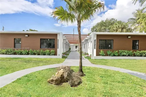 1946 Pierce Street Hollywood FL 33020