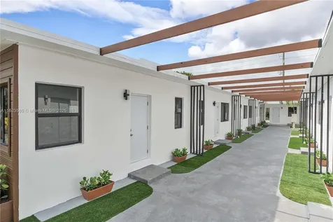1946 Pierce Street Hollywood FL 33020
