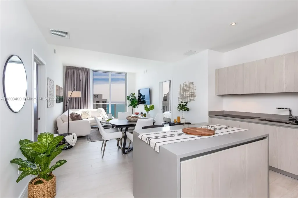 4010 S Ocean Drive Hollywood FL 33019
