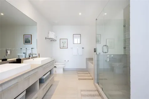 4010 S Ocean Drive Hollywood FL 33019