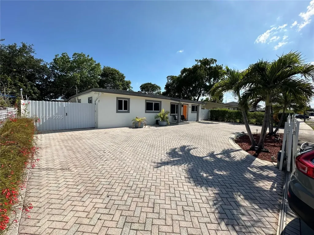 3520 NW 171st Terrace Miami Gardens FL 33056