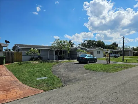 8240 NW 15th Street Pembroke Pines FL 33024