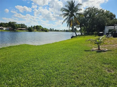 8240 NW 15th Street Pembroke Pines FL 33024