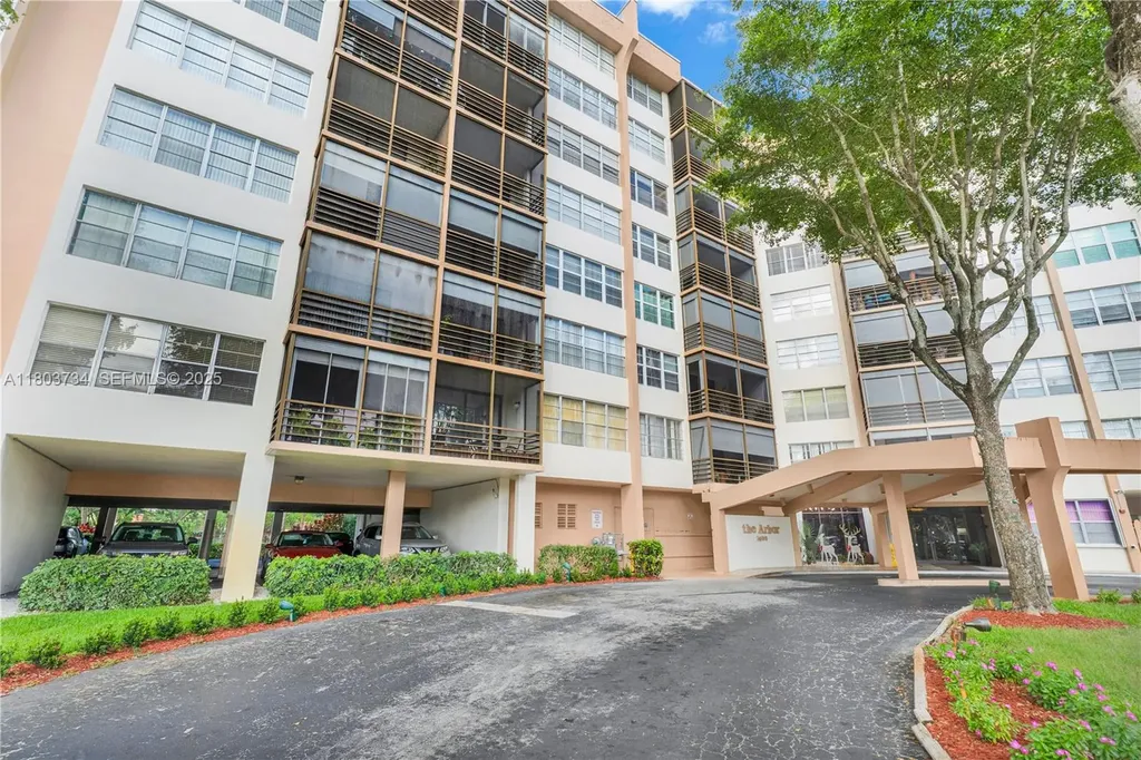 1400 Saint Charles Place Pembroke Pines FL 33026