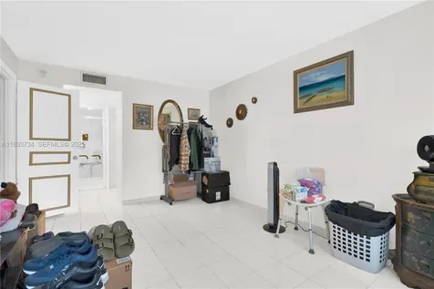 1400 Saint Charles Place Pembroke Pines FL 33026