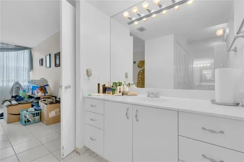 1400 Saint Charles Place Pembroke Pines FL 33026