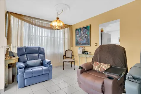1400 Saint Charles Place Pembroke Pines FL 33026