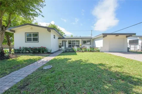 9450 Martinique Drive Cutler Bay FL 33189