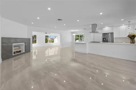 9450 Martinique Drive Cutler Bay FL 33189