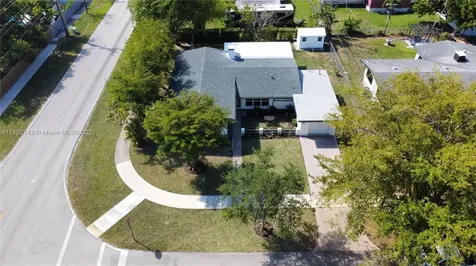 9450 Martinique Drive Cutler Bay FL 33189