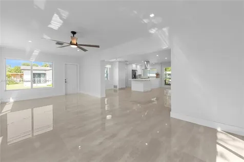 9450 Martinique Drive Cutler Bay FL 33189