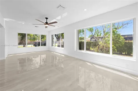 9450 Martinique Drive Cutler Bay FL 33189
