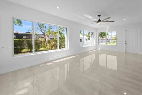 9450 Martinique Drive Cutler Bay FL 33189