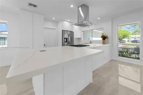 9450 Martinique Drive Cutler Bay FL 33189