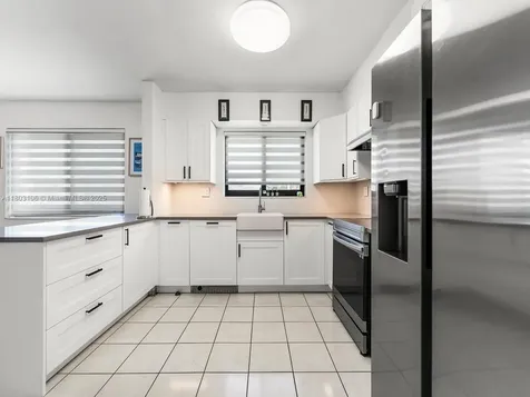 2720 SW 76th Avenue Miami FL 33155