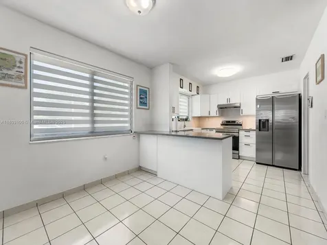 2720 SW 76th Avenue Miami FL 33155