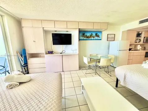 19201 Collins Avenue Sunny Isles Beach FL 33160