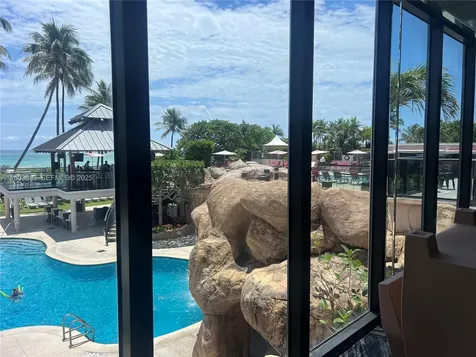 5225 Collins Avenue Miami Beach FL 33140